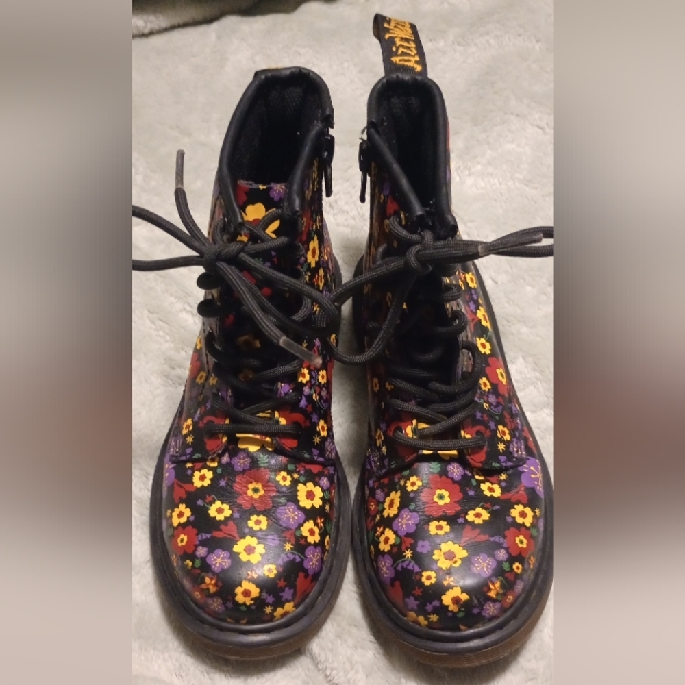 Dr Martens Vintage Delaney Floral Boots Girls 13